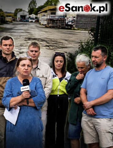 SANOK: Mieszkańcy i przedsiębiorcy mówią „dość”. Od 20 lat walczą o remont ulicy Targowej [VIDEO, ZDJĘCIA]