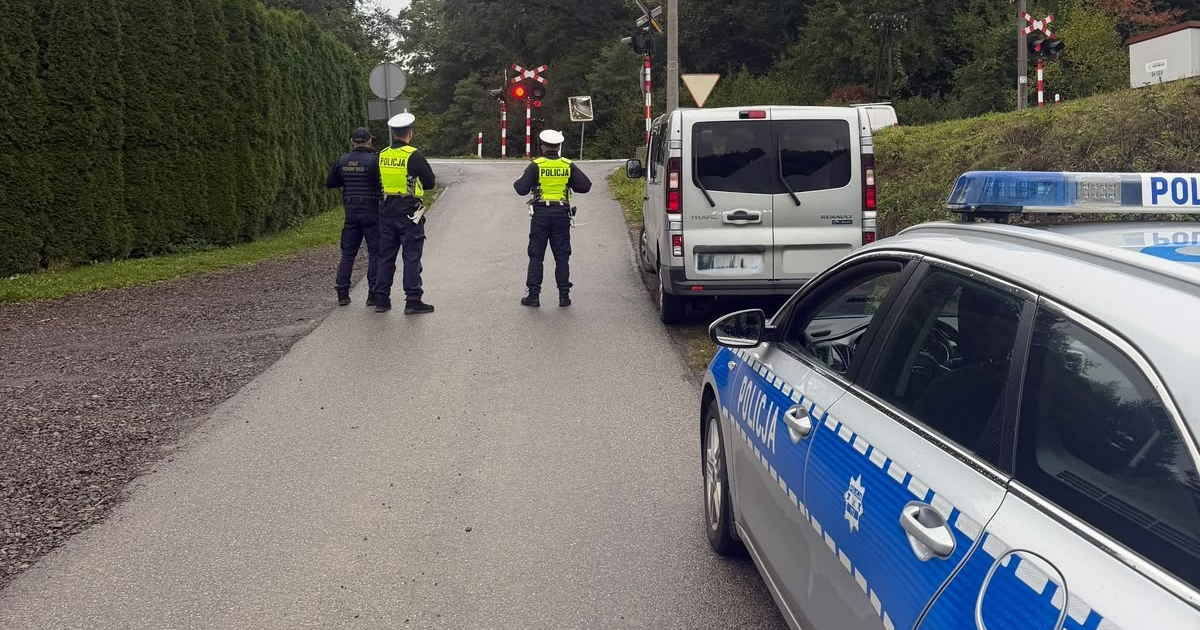 Wspólne kontrole Policji i Straży Ochrony Kolei na przejazdach kolejowych