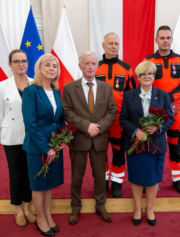 Dzień Ratownictwa Medycznego. Trzech ratowników z Sanoka z państwowymi odznaczeniami (ZDJĘCIA)