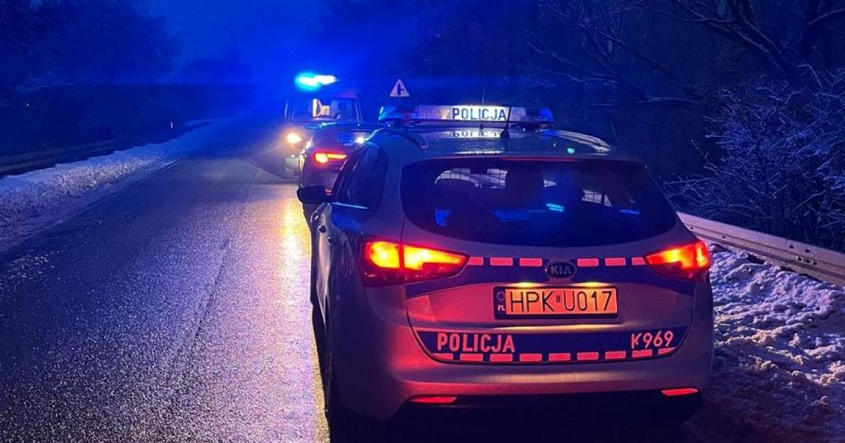 BIESZCZADY: Policjanci uratowali mężczyznę, który potrzebował pilnej pomocy medycznej