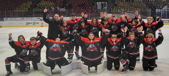 Niedźwiadki z Sanoka triumfują w Oświęcimiu. Teraz czas na finał Pucharu Niepodległości