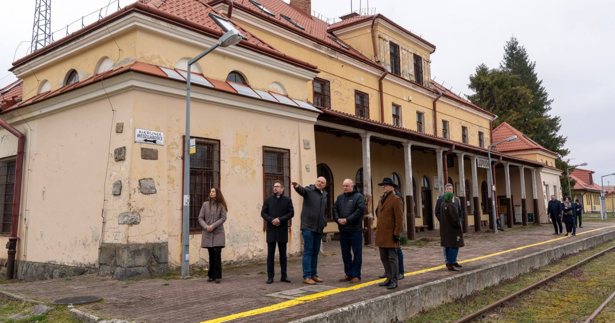 POWIAT SANOCKI: Historyczne obiekty kolejowe odzyskają dawny blask? istotny krok w Komańczy