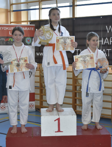 LESKO: Sukces karateków Atama Kumite.13 medali młodych wojowników