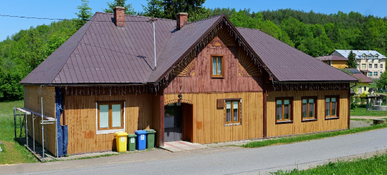 Trwa termomodernizacja Wiejskiego Domu Kultury w Dobrej [ZDJĘCIA]