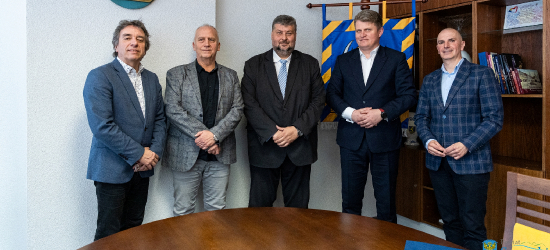 Współpraca transgraniczna nabiera tempa. Powiat Sanocki i Vranov nad Topľou stawiają na rozwój lokalnych producentów [ZDJĘCIA]