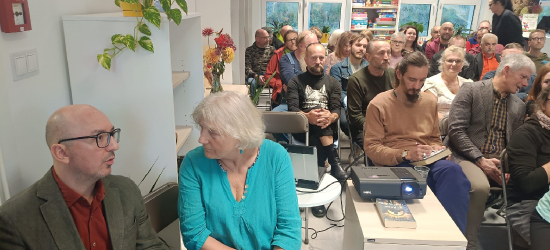 Premiera „Tryptyku o Jewirnyku” w Komańczy – artystyczna podróż do nieistniejącej wsi [ZDJĘCIA]