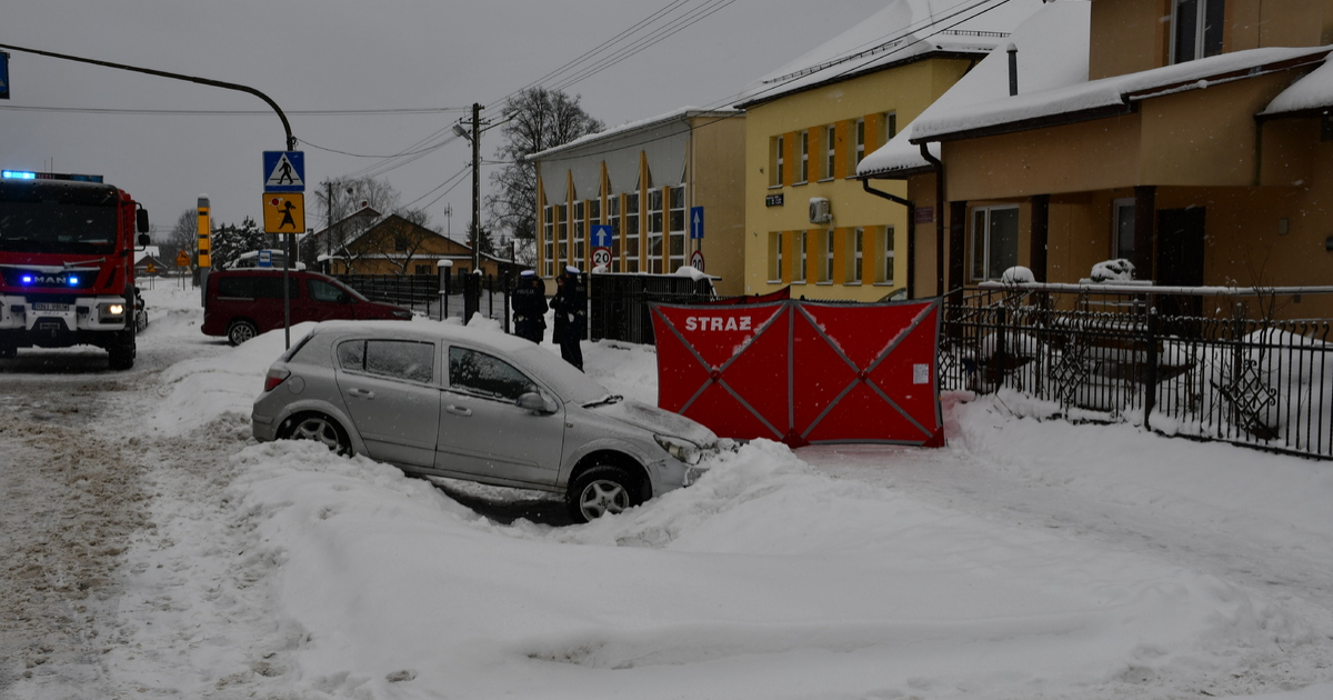 PODKARPACIE: Tragiczne zdarzenie w Nowosielcu. Nie żyje kierowca, dziecko w stanie ciężkim