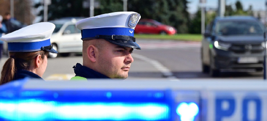 Wyprzedzał na skrzyżowaniu i pędził 111 km/h. Recydywista ukarany wysokim mandatem [ZOBACZ VIDEO]