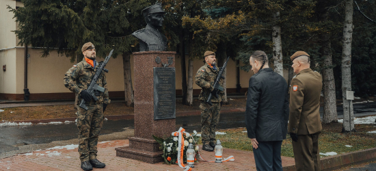 Żołnierze 3 PBOT pamiętają o patronie – 112. rocznica urodzin płk. Łukasza Cieplińskiego ps. „Pług” [ZDJĘCIA]