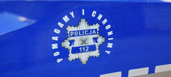 W piżamie i klapkach błąkała się po ulicy. Pomoc nadeszła w porę