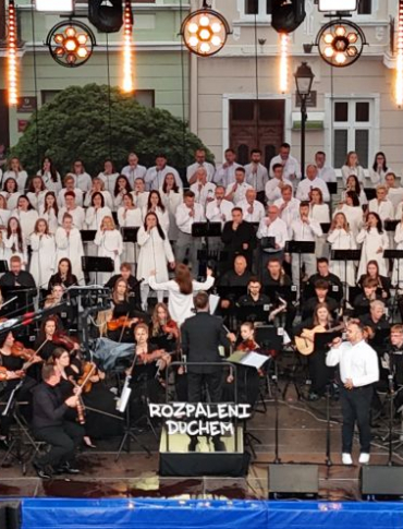 SANOK: Ponad 100 artystów na scenie! Koncert „Rozpaleni Duchem” już 24 maja