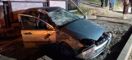 Wypadek w Zahutyniu. Zderzenie busa z osobówką (VIDEO, ZDJĘCIA)
