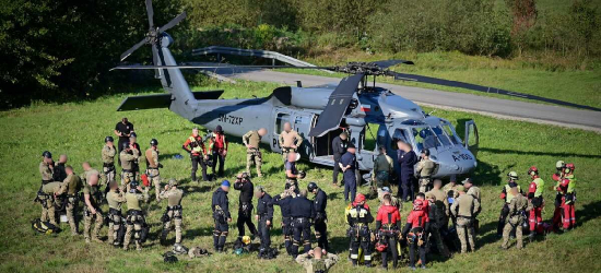 Policyjni kontrterroryści ćwiczyli w Bieszczadach. W akcji śmigłowiec Black Hawk (VIDEO, ZDJĘCIA)