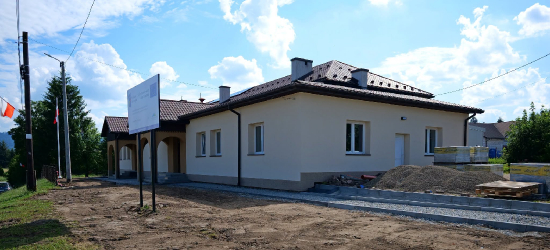 Trwają prace przy zagospodarowaniu terenu przy WDK w Hłomczy
