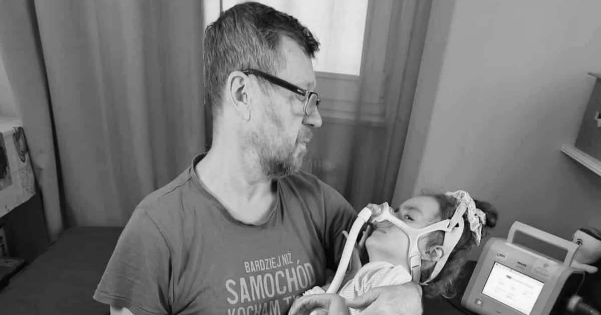 Tata walczy o życie swojej córeczki. „Małgosia gaśnie w oczach… Potrzebujemy Was, zanim będzie za późno”