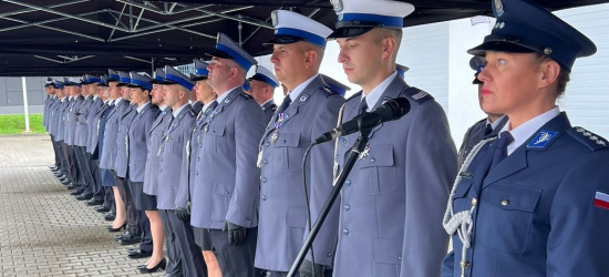 POWIAT LESKI. Święto policjantów! Odznaczenia i awanse (ZDJĘCIA)