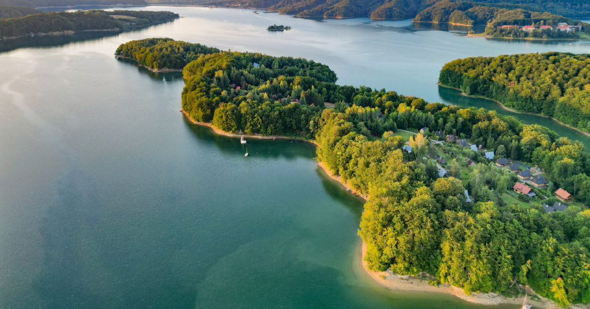 „Od Beskidu Niskiego po Solinę”. Konferencja o rozwoju infrastruktury drogowej w Bieszczadach [ZDJĘCIA]