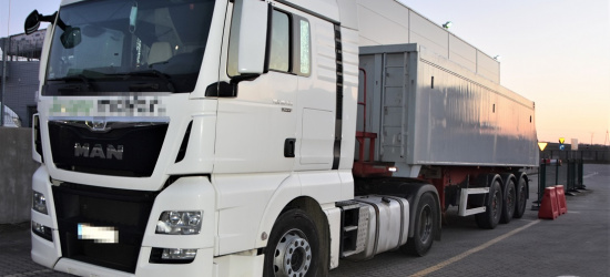 Kradziona ciężarówka za 120 tys. złotych zatrzymana na granicy (FOTO)