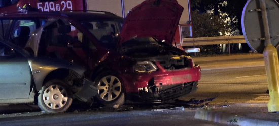 SANOK: Zderzenie dwóch samochodów na ul. Królowej Bony [ZDJĘCIA]