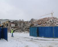 BASEN SANOK: Trwa burzenie starego obiektu. Jesienią sanoczanie skorzystają z nowoczesnego kompleksu (ZDJĘCIA, FILM)