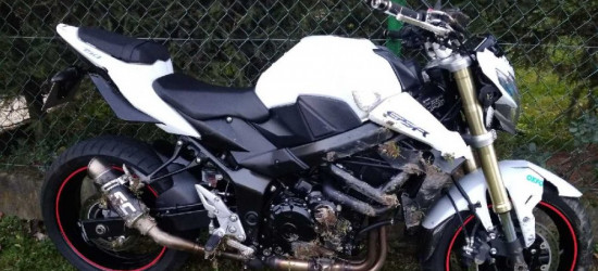 Zderzenie motocykla z osobówką. 39-latek w szpitalu (ZDJĘCIA)