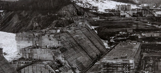 Betonowy gigant rósł na ich oczach. Zobacz, jak budowano zaporę w Solinie [ZDJĘCIA]