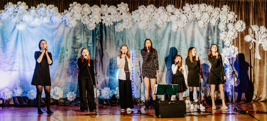 SANOK: Koncert Noworoczny w SP9. Muzyka, taniec i wielkie emocje! [ZDJĘCIA]