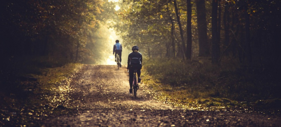 Rower i hulajnoga – przepisy, obowiązki i wysokie mandaty za jazdę po alkoholu