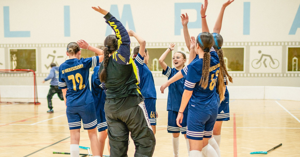 UNIHOKEJ: Brązowy medal dla drużyny z Niebieszczan w Finale Wojewódzkim Igrzysk Młodzieży Szkolnej