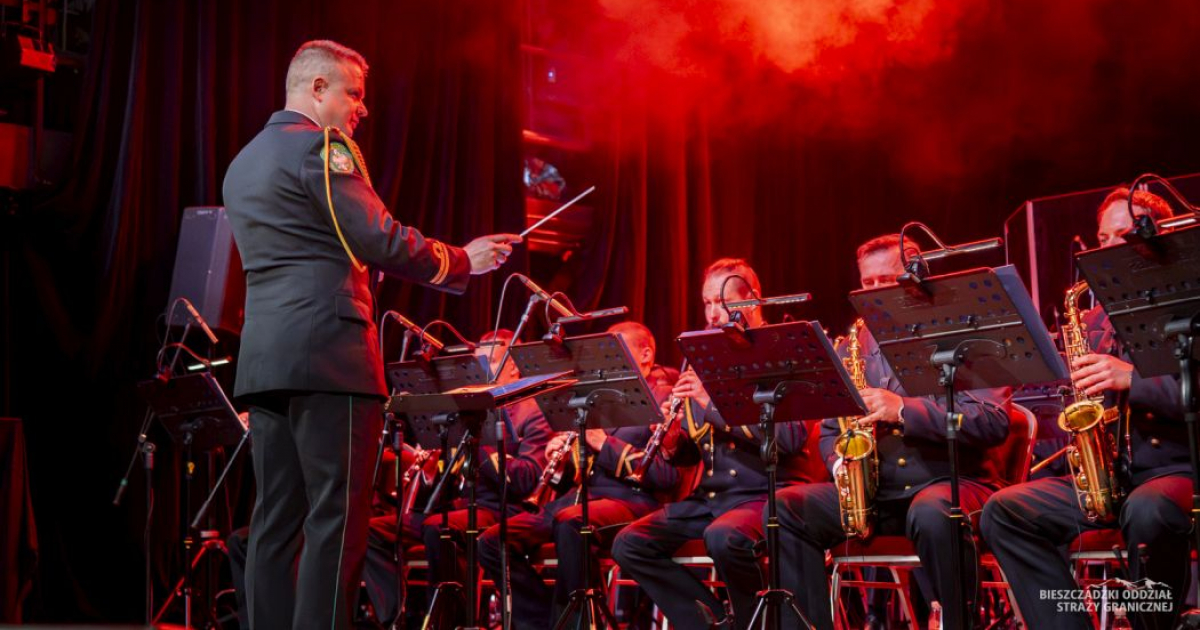 Morze i góry spotkały się w Przemyślu. Morskie dźwięki na Zamku Kazimierzowskim [ZDJĘCIA]