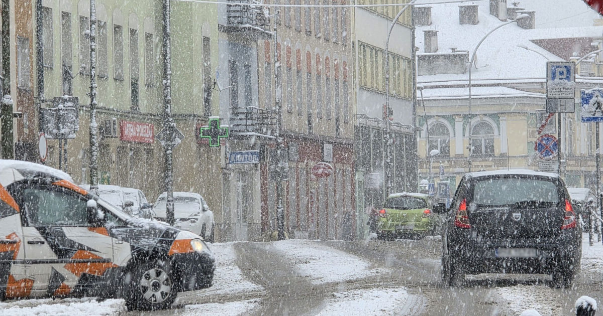 Bezpieczna zima w Powiecie Sanockim. Służby przygotowują się do trudnych warunków