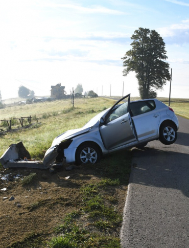 Stracił panowanie nad pojazdem i uderzył w przepust. Miał blisko 2,5 promila! [FOTO]
