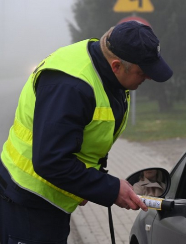 PODKARPACIE: 32-latek pędził „na podwójnym gazie”. Stracił prawo jazdy, grozi mu wysoka grzywna