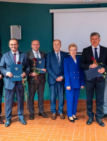 Uhonorowano Sanockich nauczycieli podczas Dnia Edukacji Narodowej (ZDJĘCIA)