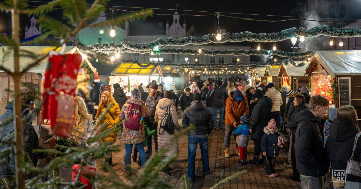 Świąteczna atmosfera w Sanoku. Trwa Jarmark Bożonarodzeniowy