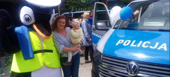 Policjanci dla najmłodszych sanoczan podczas Festiwalu Nauki i Zabawy (ZDJĘCIA)