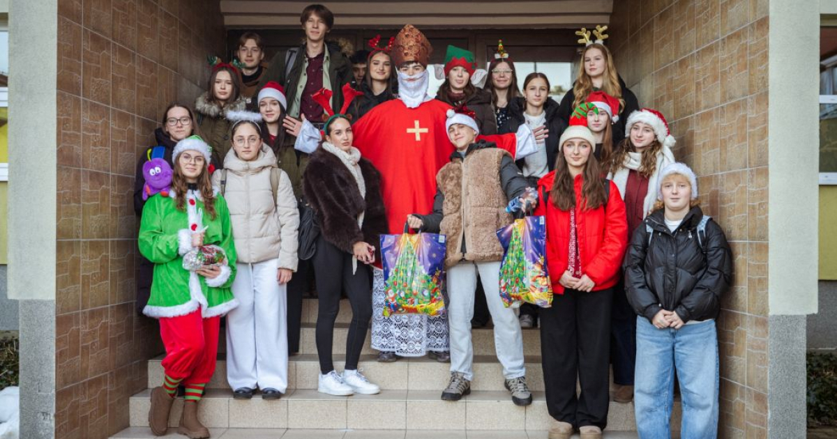 Świąteczni bohaterowie w akcji. Serca młodych dla rodzin i seniorów [ZDJĘCIA]