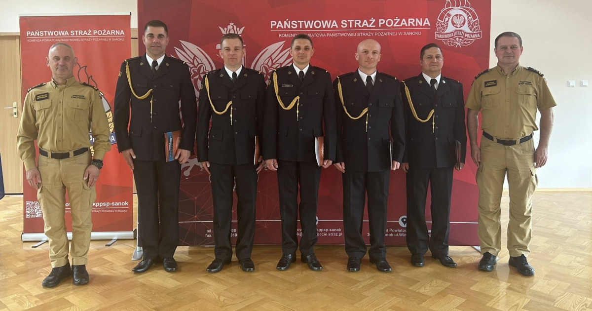 Ukończyli służbę przygotowawczą. Awans i mianowania w sanockiej straży pożarnej [ZDJĘCIA]