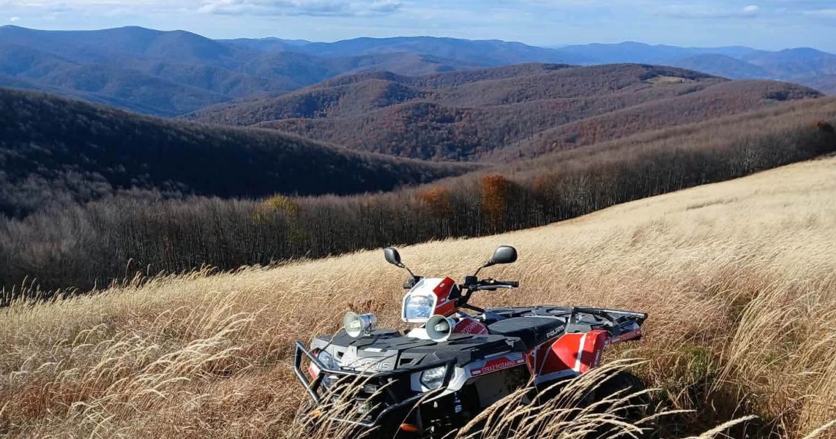 BIESZCZADY: Turysta potrzebował pomocy na szlaku. W akcji GOPR, strażacy i LPR (ZDJĘCIA)