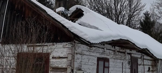 BIESZCZADY: O krok od tragedii w Czarnej. Policjanci uratowali mężczyznę