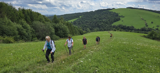 XV Beskidzki Rajd śladami Dwóch Kardynałów. Pamięć i tradycja w górach (ZDJĘCIA)