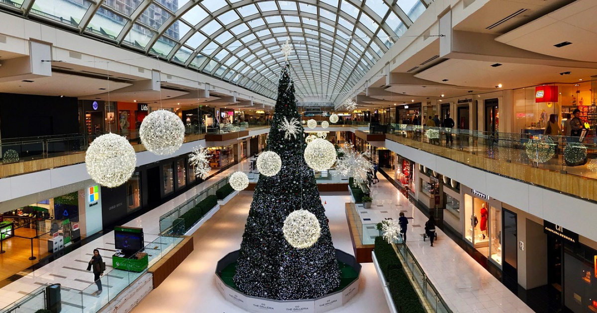 Bezpieczne zakupy świąteczne. Policja ostrzega przed oszustami