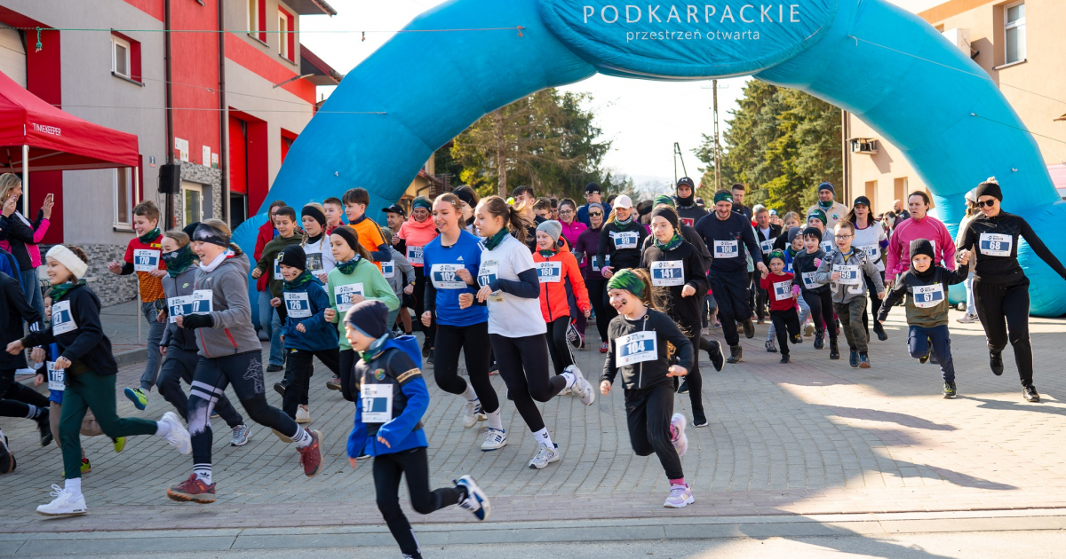 BUKOWSKO: Pobiegli „Tropem Wilczym”. Ponad 200 osób uczciło pamięć Bohaterów [ZDJĘCIA]