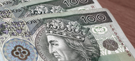 Uczciwy znalazca oddał gotówkę. Policja z Zagórza szuka właściciela pieniędzy