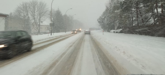 Intensywne opady śniegu: Sytuacja na drogach (FOTO)